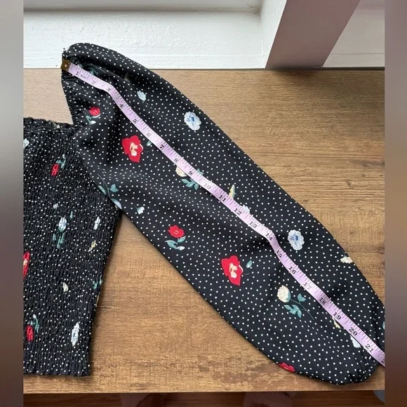 Abercrombie and Fitch  Women’s Black floral Boho  Crop Top size S Y2K - Picture 6 of 6